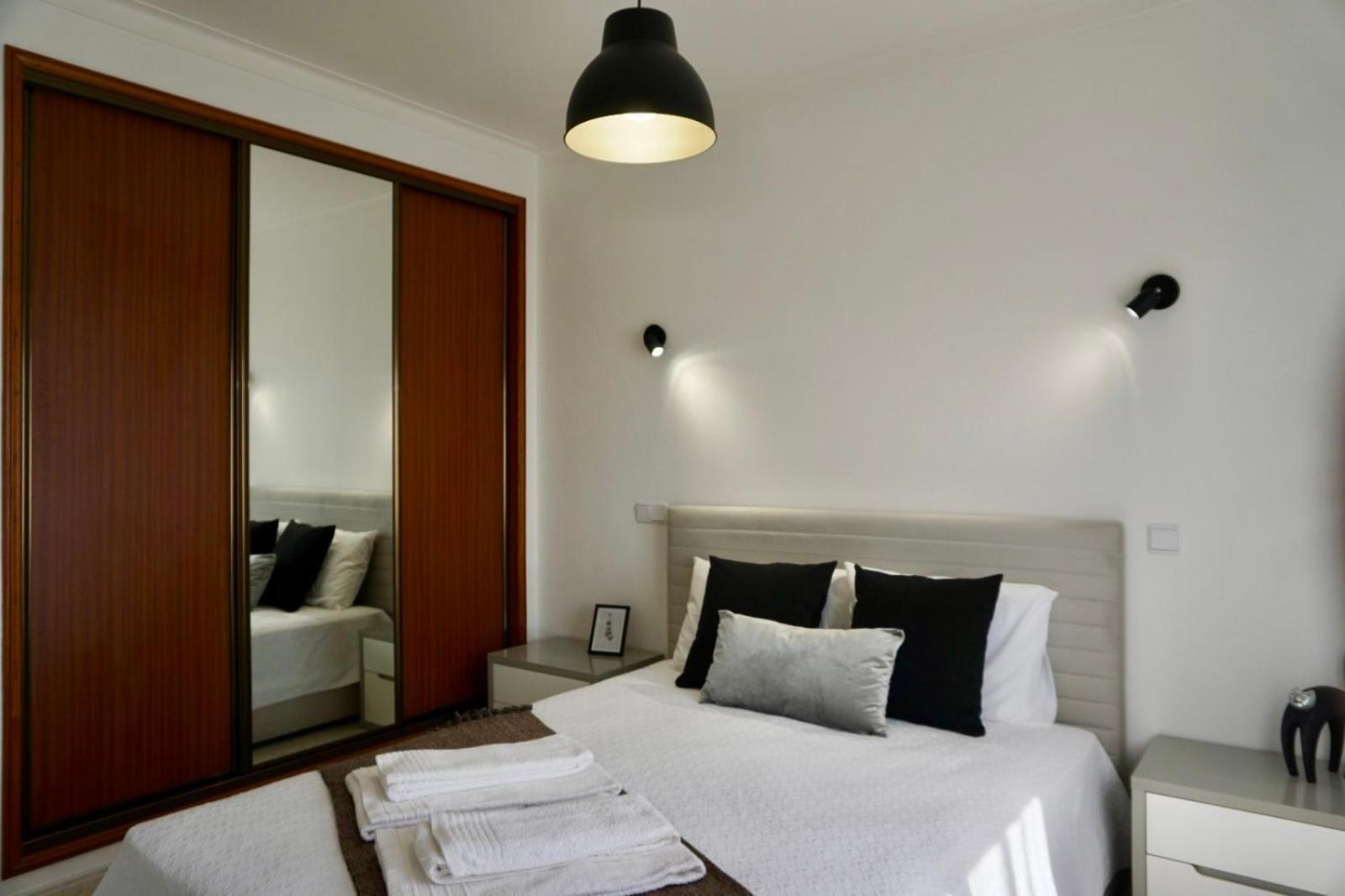 דירות Cozy Alvor Retreat - Sunset Balcony, Wi-Fi & Ac מראה חיצוני תמונה