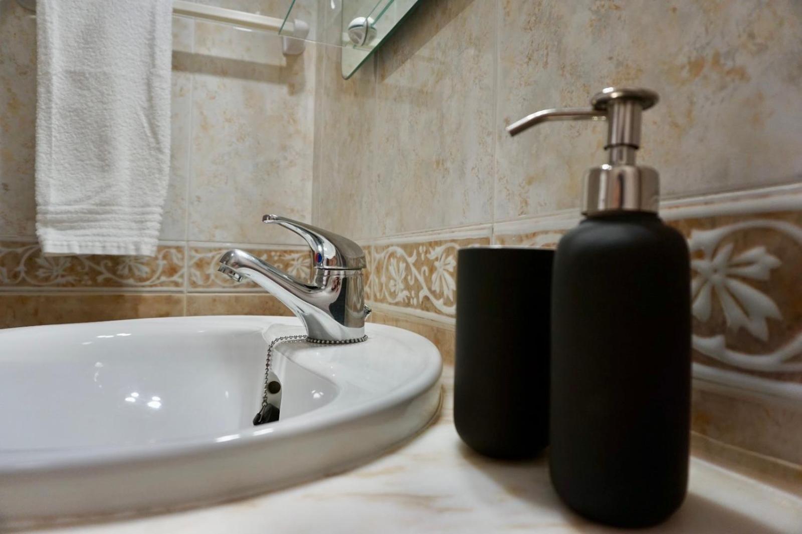 דירות Cozy Alvor Retreat - Sunset Balcony, Wi-Fi & Ac מראה חיצוני תמונה