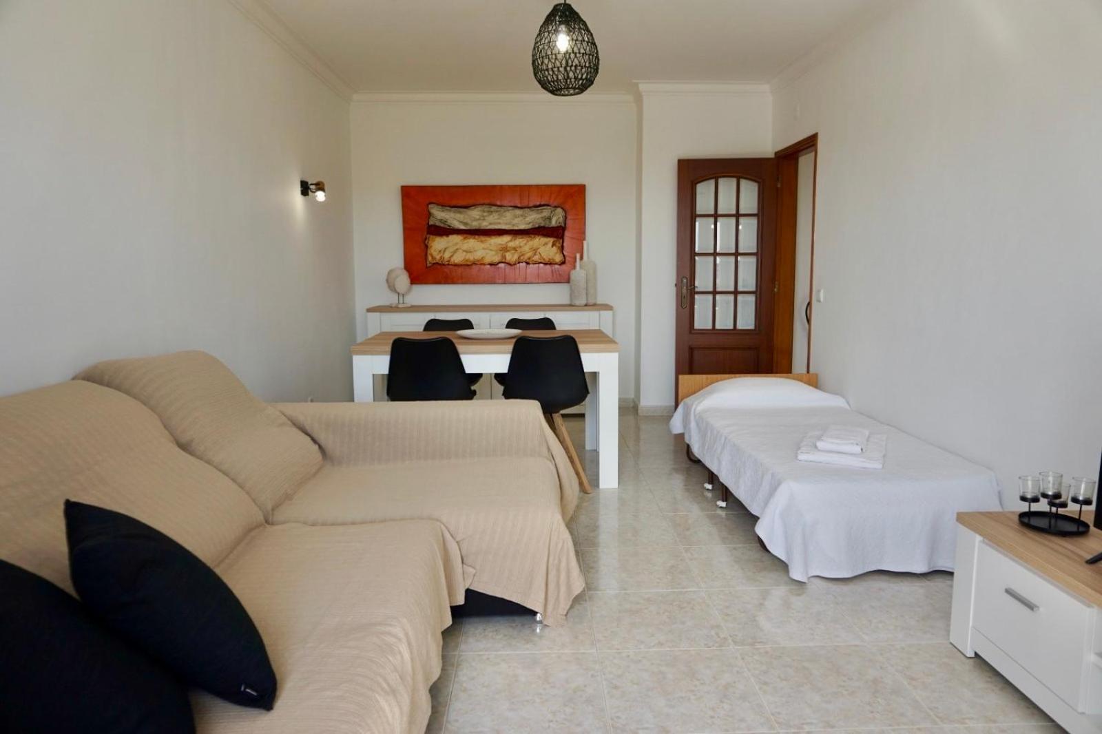 דירות Cozy Alvor Retreat - Sunset Balcony, Wi-Fi & Ac מראה חיצוני תמונה